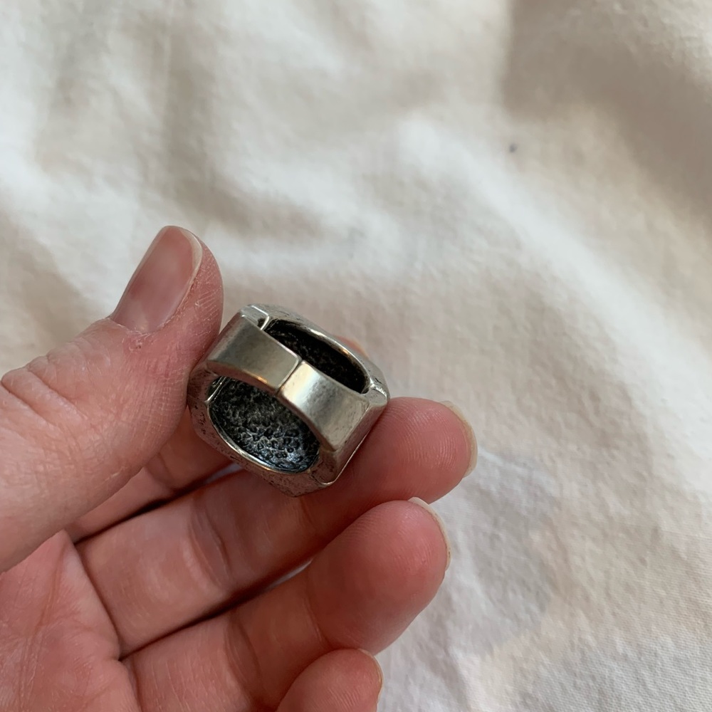 Statement Ring - Picture 2 of 3